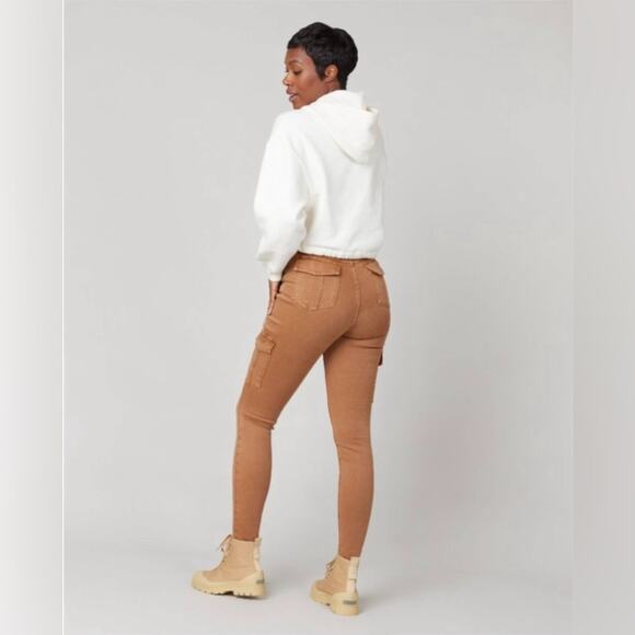 🆕 NWT SPANX Stretch Twill Ankle Cargo Pant Honey Glow Pockets Shapewear Small - Picture 6 of 16